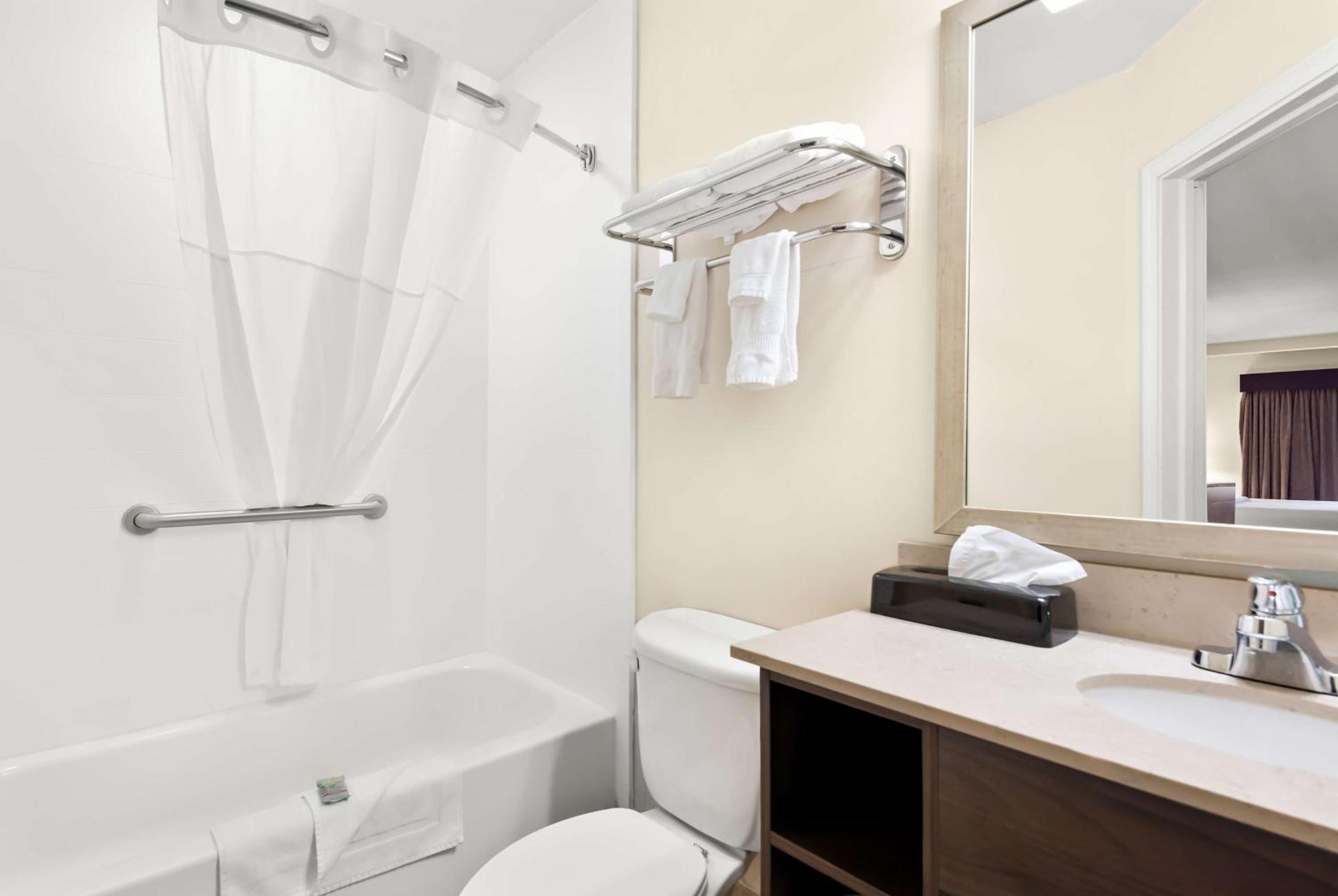 Best Western Palmyra Inn & Suites Exterior photo